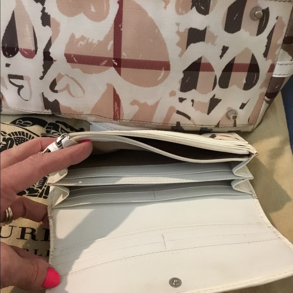 Authentic BRAND NEW Burberry Hearts Shoulder Bag & Wallet Set , NWT - Picture 14 of 16